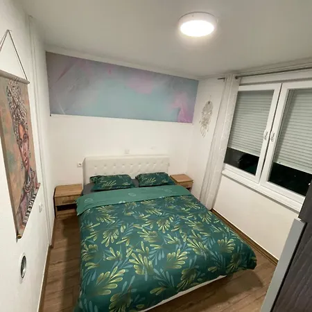 Laura Apartment *